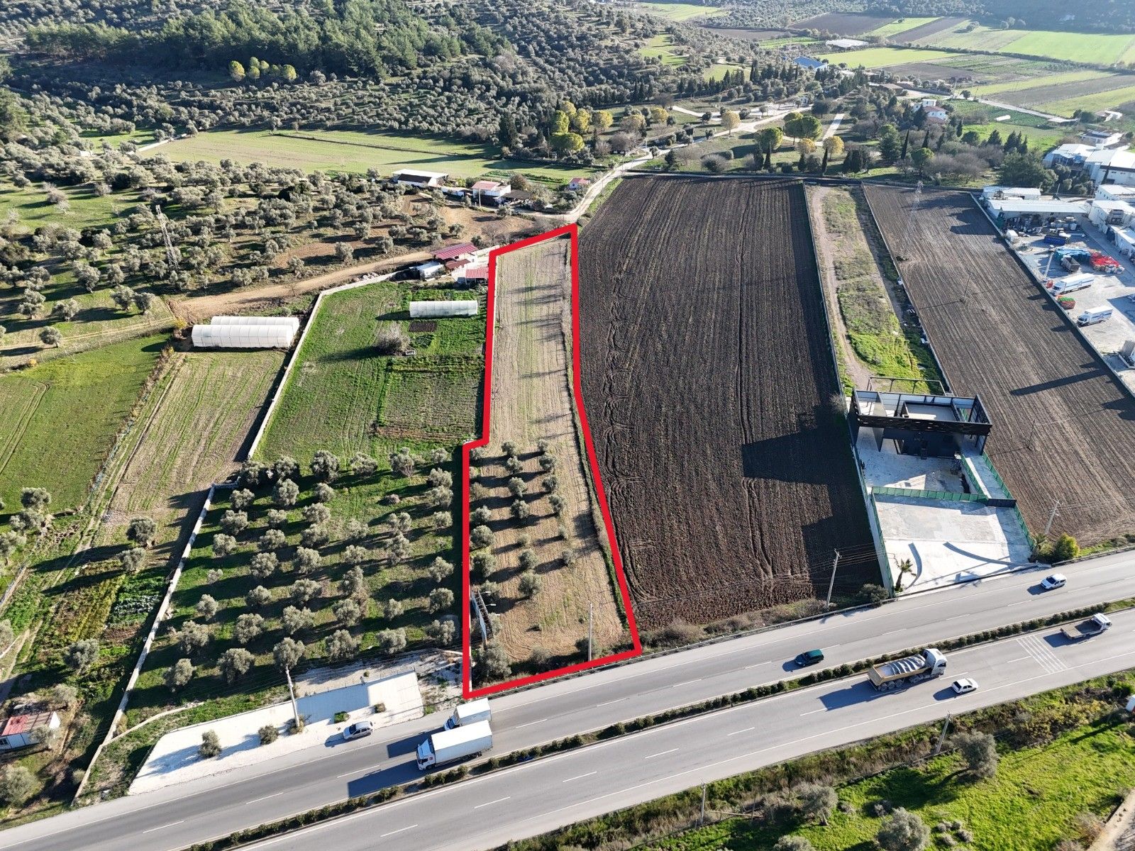 Milas-Bodrum Ana Yola Sıfır Ticari İmar Planında Satılık Arazi