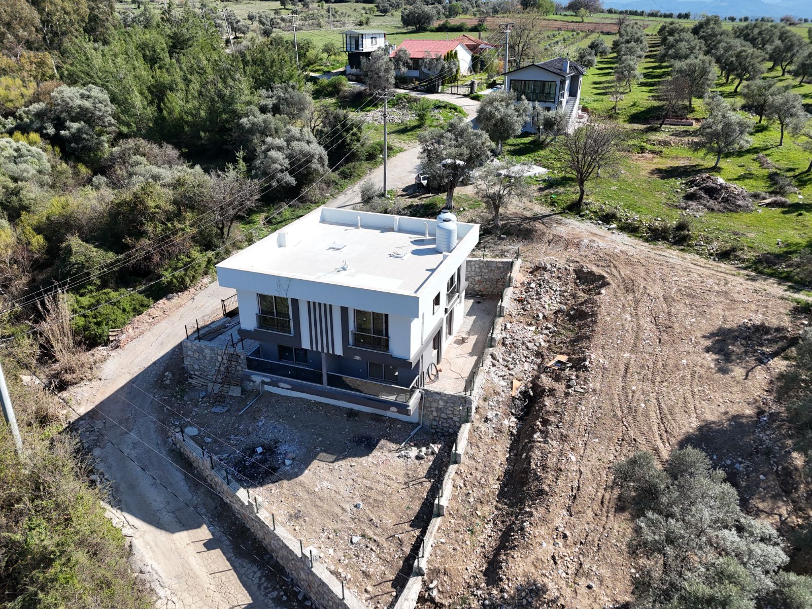 Milas Aslanyaka da Ören Yoluna Yakın Satılık 2 Adet İkiz Villa