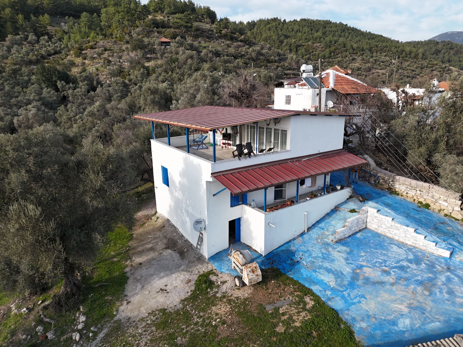 Milas Çakıralan’da 1143 m² Müstakil Bahçeli, 2 Katlı, Ahırlı Ev